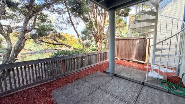 Building Photo - 15 Invincible Ct