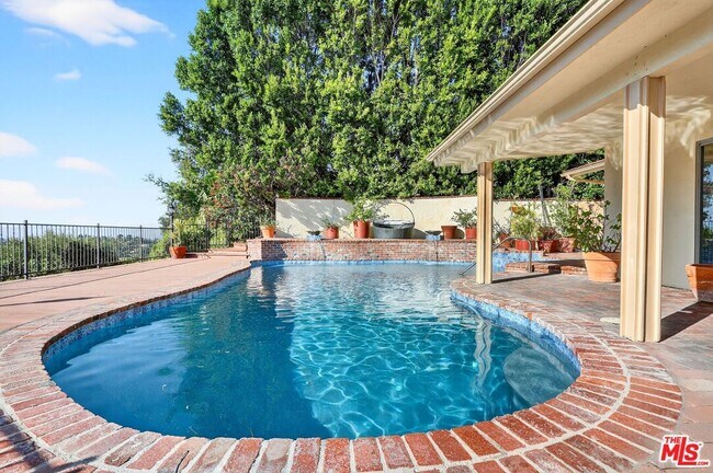 Building Photo - 3713 Dellvale Pl