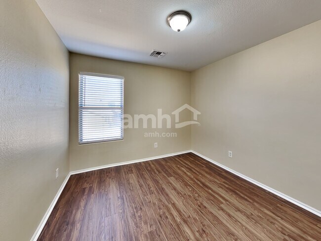 Building Photo - 16632 W Belleview St