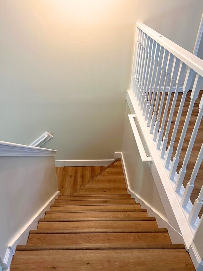 Building Photo - Spacious 4-Bedroom Home with Loft & Flex r...