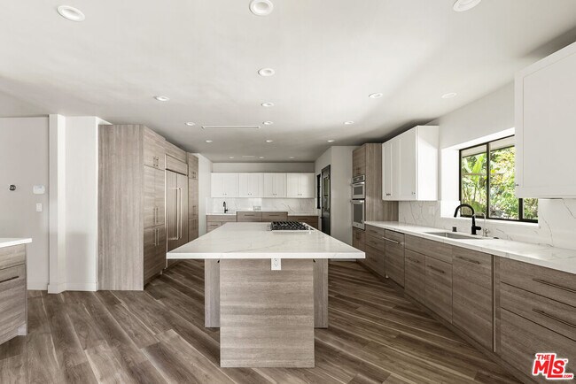 Building Photo - 10122 Sunbrook Dr