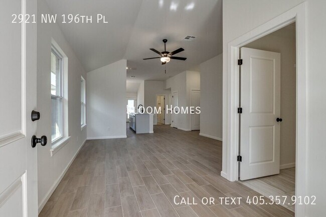 Building Photo - 2921 NW 196th Pl