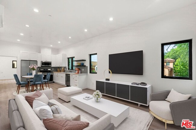 Building Photo - 8931 Hubbard St