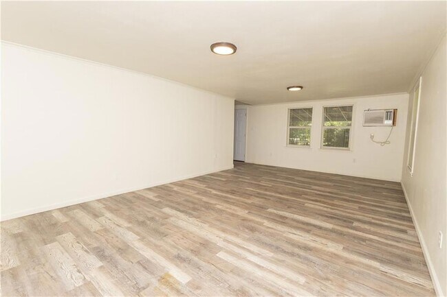 Building Photo - 59086 Dogwood Ln