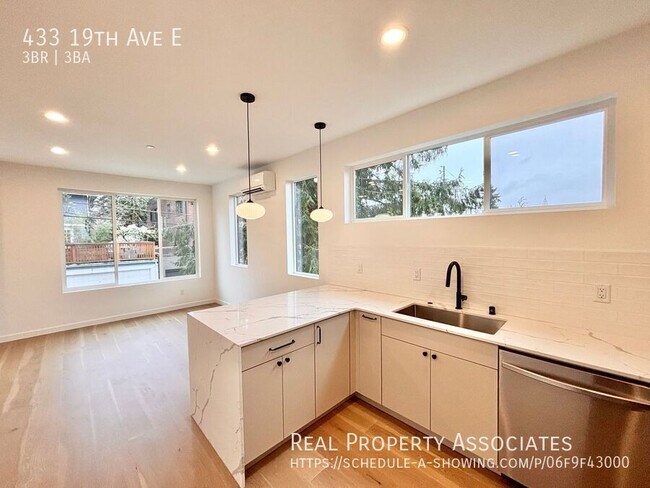 Building Photo - 433 19th Ave E