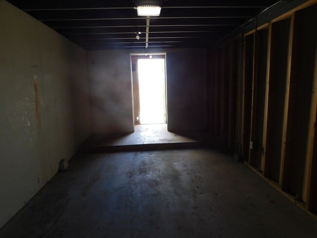 Building Photo - 408 Sahara Dr