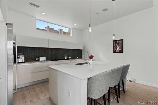 Building Photo - 1711 King St