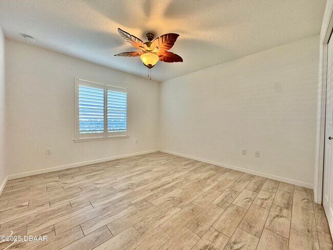 Building Photo - 126 Ormwood Dr