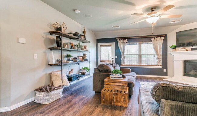 Building Photo - 14833 Gravity Falls Ln