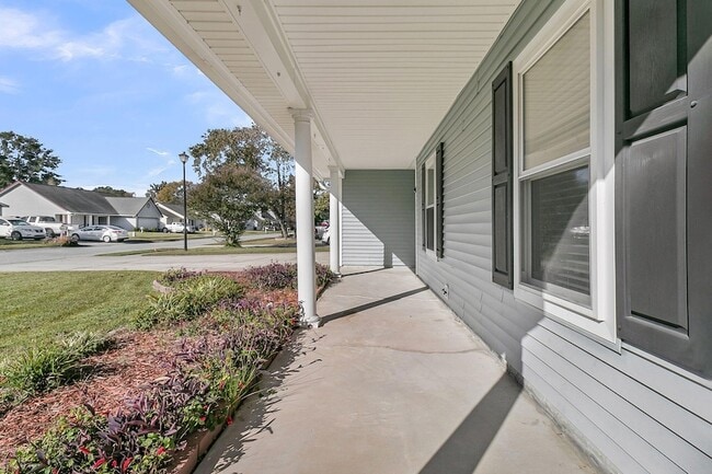 Building Photo - 111 Hopper Dr
