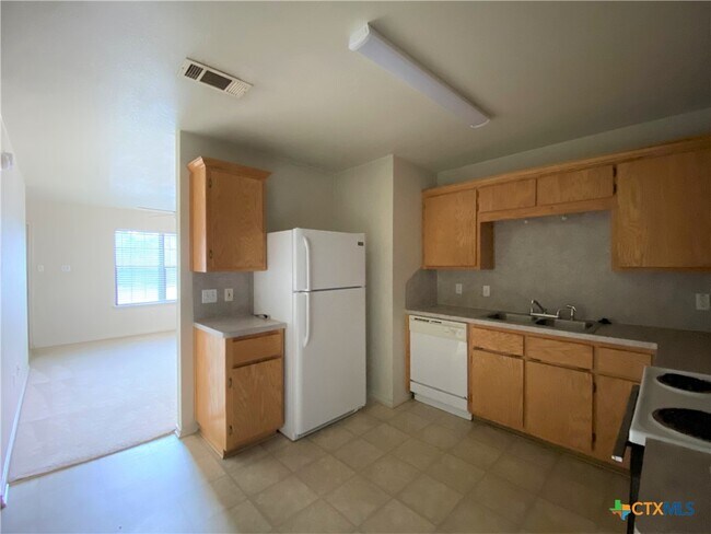 Building Photo - 1610 Aztec Trce