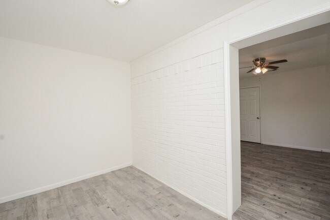 Building Photo - 1825 Live Oak Dr