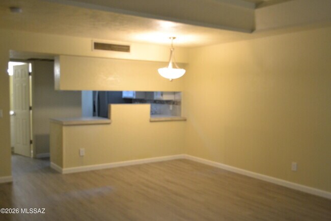 Building Photo - 1200 E River Rd