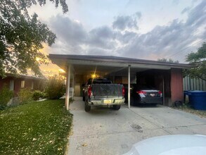 Building Photo - Beautiful duplex for rent near Capitol!