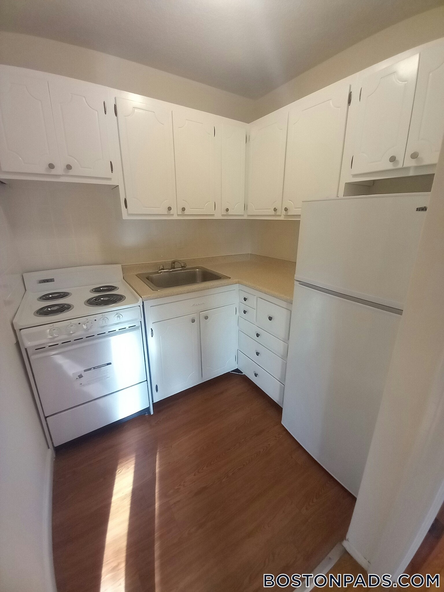 Building Photo - 125 Capen St