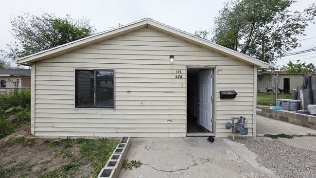 Primary Photo - 428 Navajo St