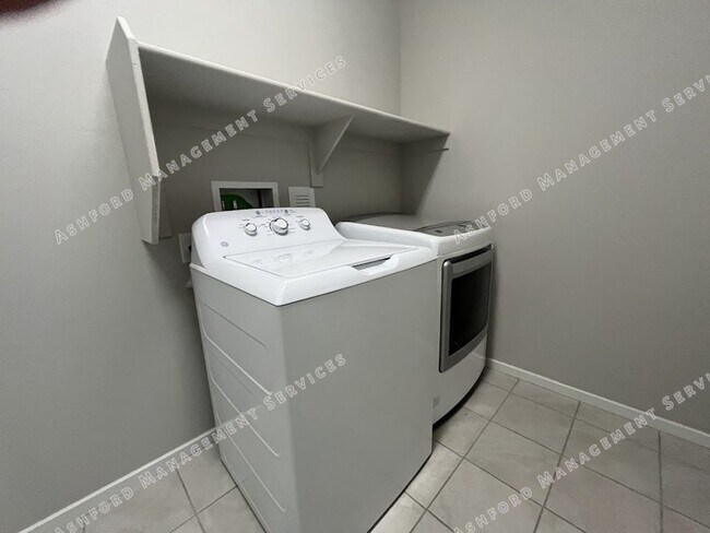 Building Photo - Beautiful 3-Bedroom Home in Sky Crossing w...