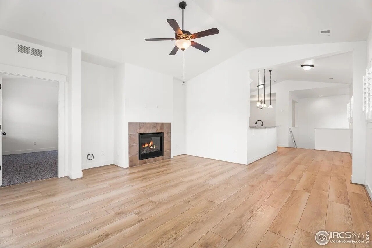 Building Photo - 5020 Cinquefoil Ln