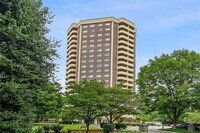 Building Photo - 1501 Clairmont Rd