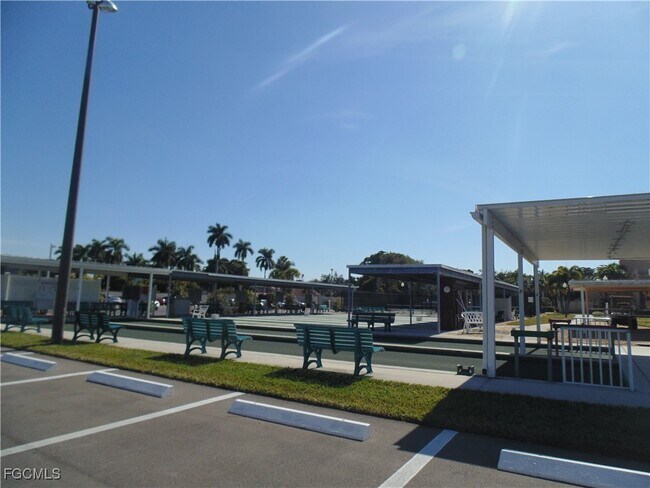 Building Photo - 1700 Pine Valley Dr