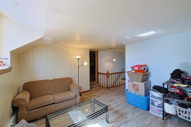 Building Photo - 18 Maples Ln