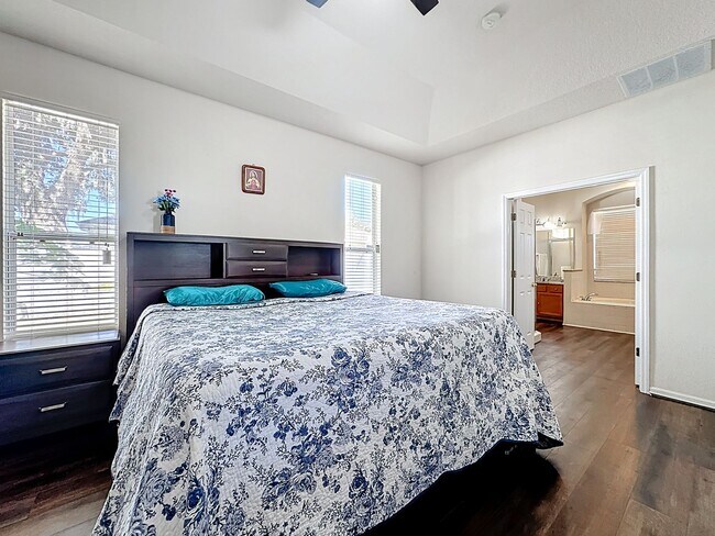 Building Photo - A home built for living well: 4Bedrooms/3Baths sophisticated home in Fells Cove!