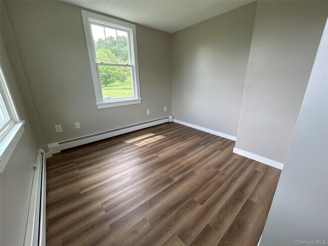 Building Photo - 173 S Amenia Rd