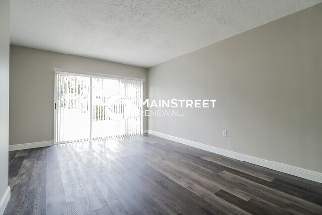 Building Photo - 3 Bedroom Pet-Friendly Home in Melbourne, FL with Main Street Renewal
