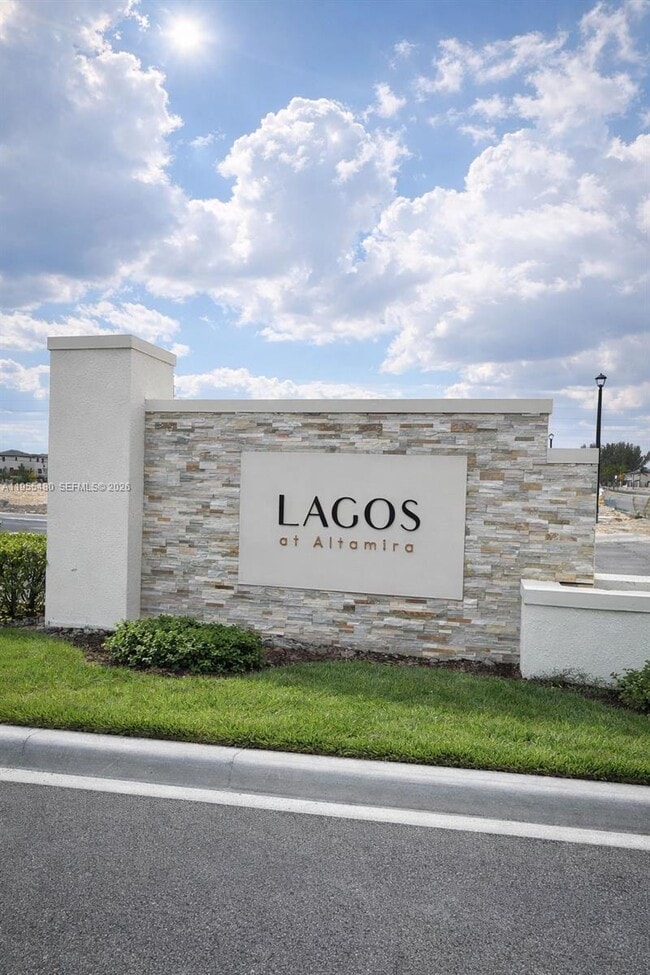 Building Photo - 2721 SE 26th Rd