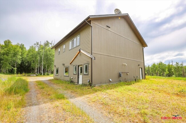 Building Photo - 2 BD, 2 BA Single-Family with Airstrip acc...