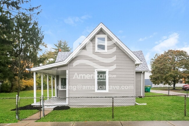 Primary Photo - 516 W Green St