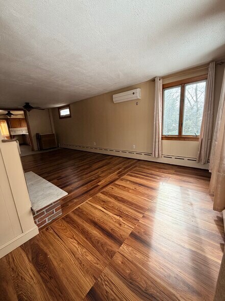 Building Photo - 109 Lakeview Ave