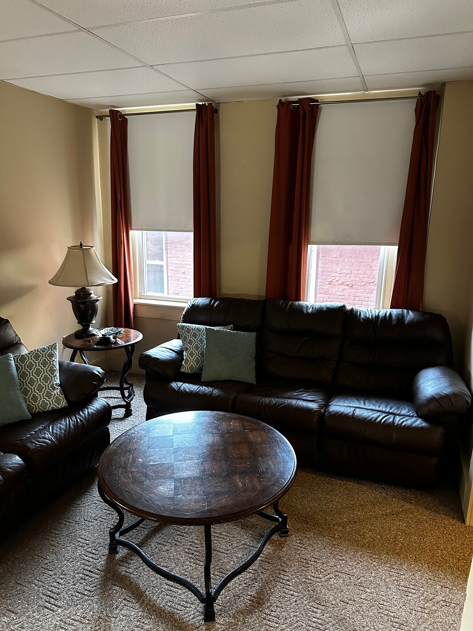 living area - 583 Mill St