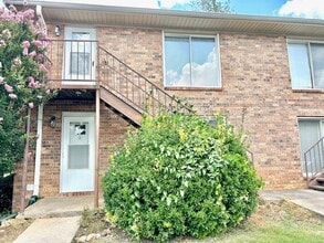 Building Photo - Cute and Cozy-ONE BEDROOM/ONE BATH - SOUTH HUNTSVILLE LOCATION -With a $300 Off the first month's...