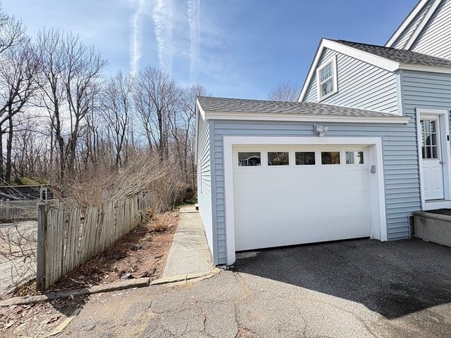 Building Photo - 111 Holden St