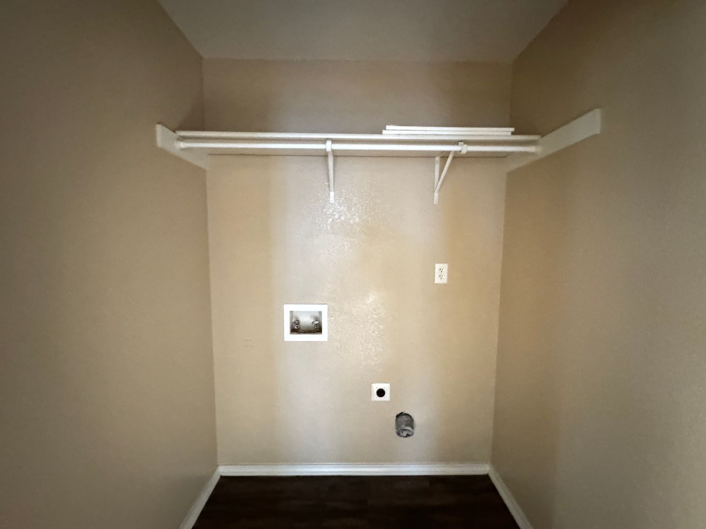 Building Photo - 3406 Toledo Dr