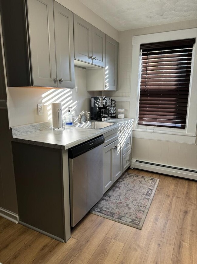 Building Photo - 747 Pine St