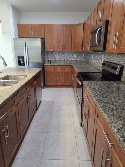 Building Photo - 10965 SW 169th Ter