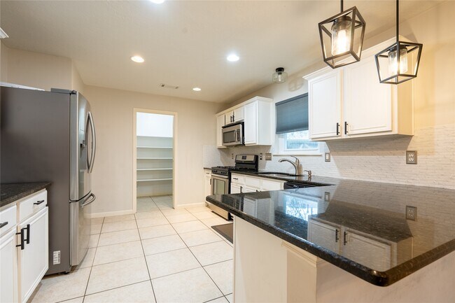 Building Photo - 3614 Doherty Pl