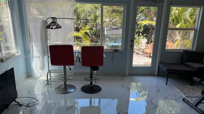 Building Photo - 1633 McKinley St