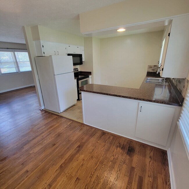 Building Photo - Mitchell