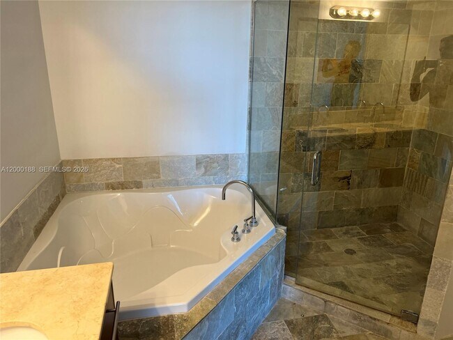 Building Photo - 2641 N Flamingo Rd