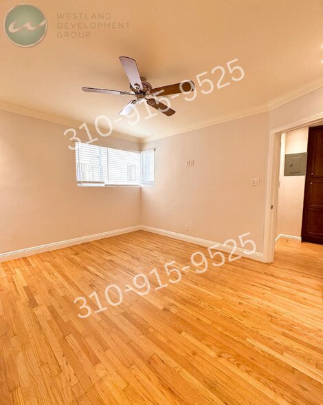 Building Photo - 3166 S Barrington Ave