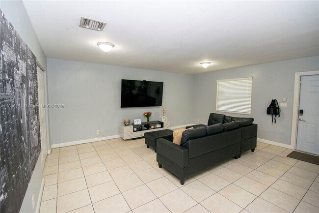 Building Photo - 2317 Liberty St