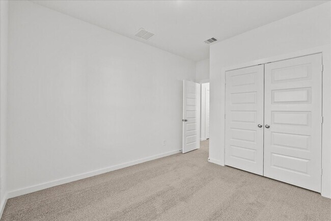 Building Photo - 535 Avisa Dr