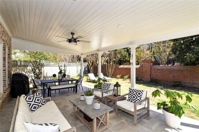 Building Photo - 310 Windsor Gate Cove NE
