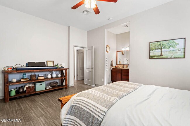 Building Photo - 14553 Hunters Grove Ave