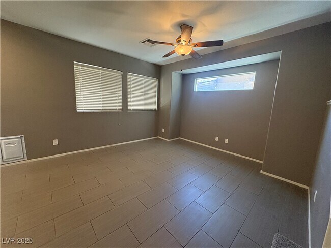 Building Photo - 9218 Grassy Weep Ct