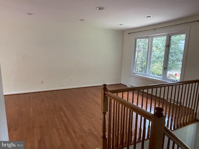 Building Photo - 271 Crandell Rd