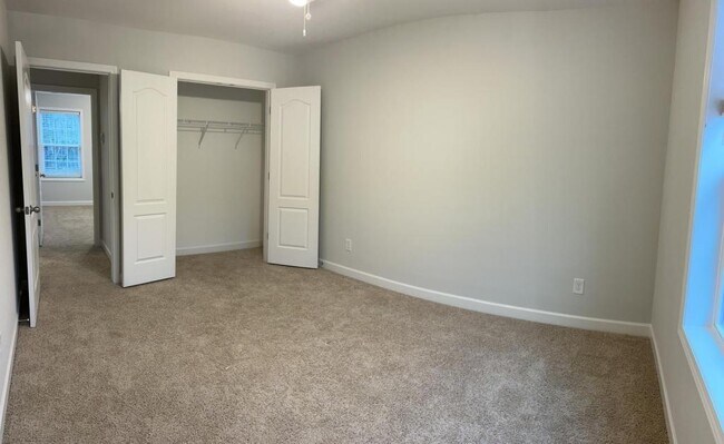 Building Photo - 3763 Glencourse Wy